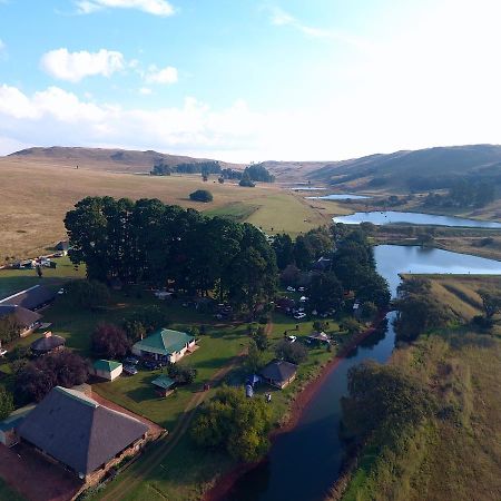 ダルストロアーム Elandskloof Trout Farmゲストハウス エクステリア 写真