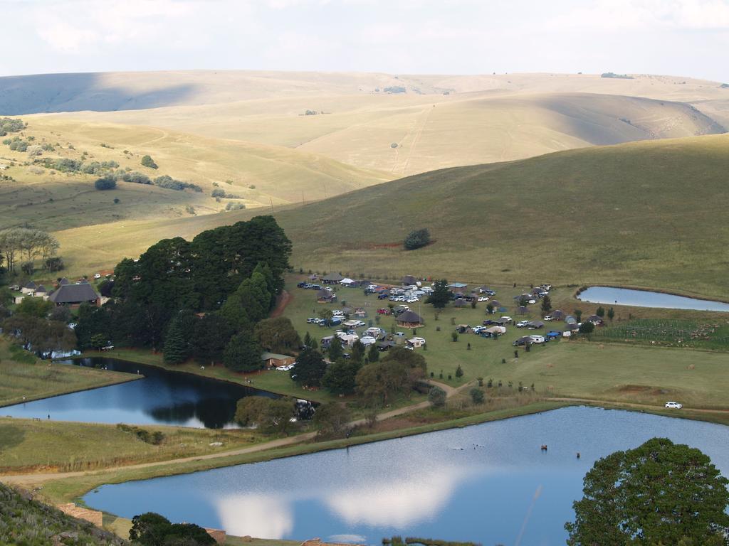 ダルストロアーム Elandskloof Trout Farmゲストハウス エクステリア 写真