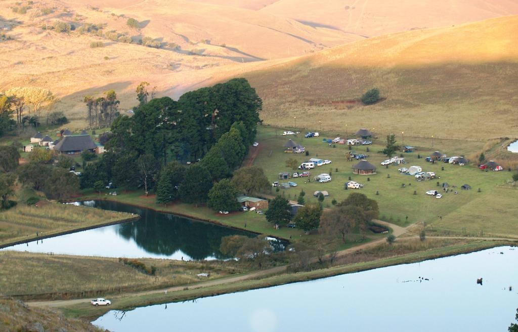 ダルストロアーム Elandskloof Trout Farmゲストハウス エクステリア 写真