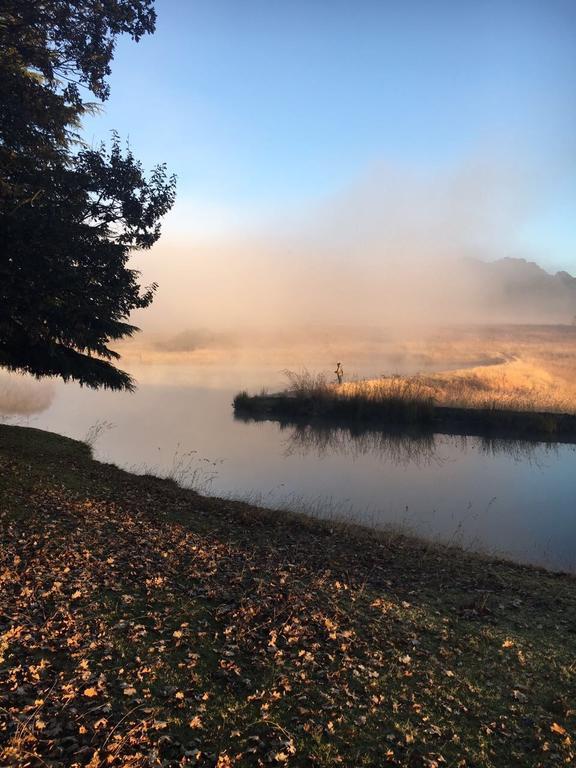 ダルストロアーム Elandskloof Trout Farmゲストハウス エクステリア 写真