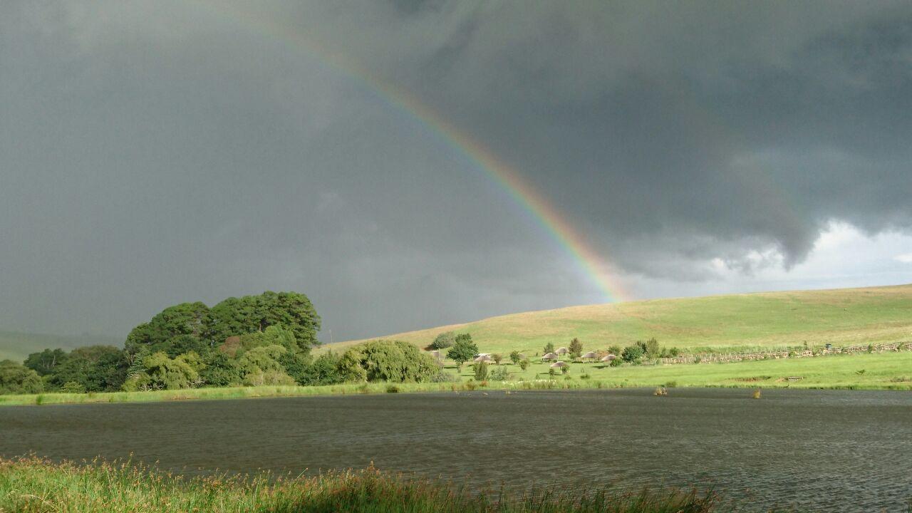ダルストロアーム Elandskloof Trout Farmゲストハウス エクステリア 写真