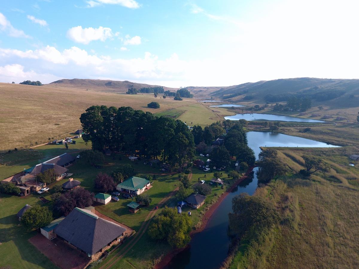 ダルストロアーム Elandskloof Trout Farmゲストハウス エクステリア 写真