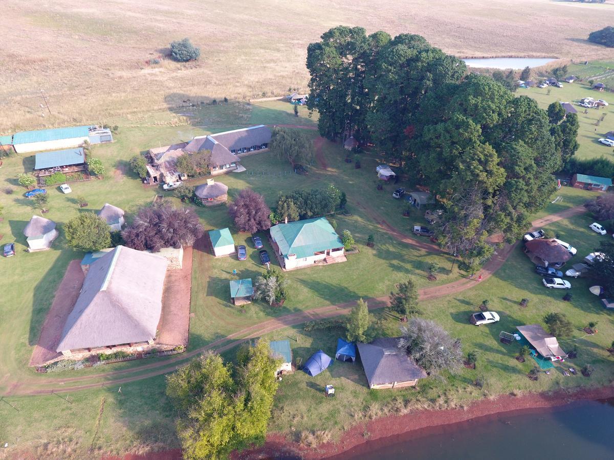 ダルストロアーム Elandskloof Trout Farmゲストハウス エクステリア 写真