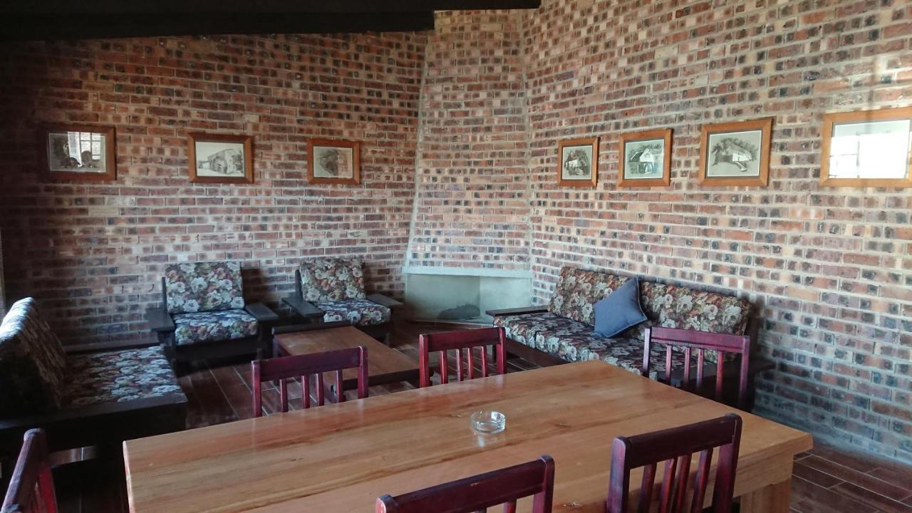 ダルストロアーム Elandskloof Trout Farmゲストハウス エクステリア 写真