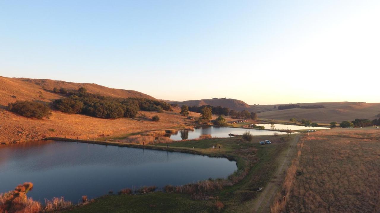 ダルストロアーム Elandskloof Trout Farmゲストハウス エクステリア 写真