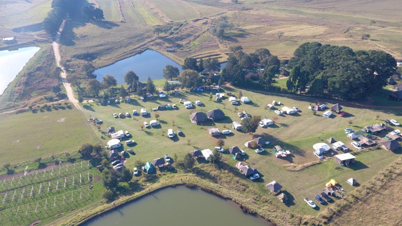 ダルストロアーム Elandskloof Trout Farmゲストハウス エクステリア 写真